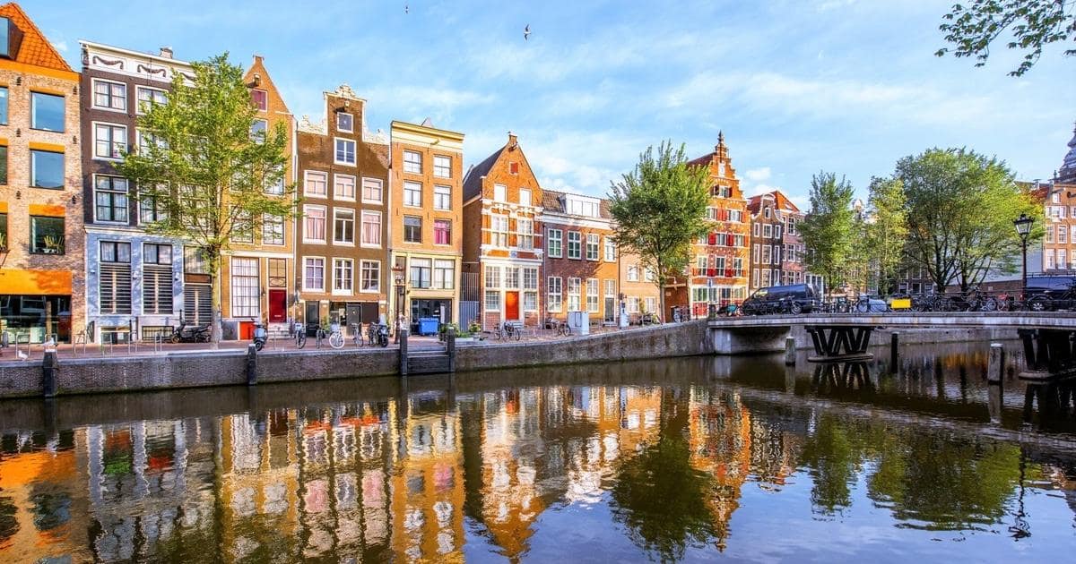Riunione per Viaggio ad Amsterdam - Esempio a scopo didattico