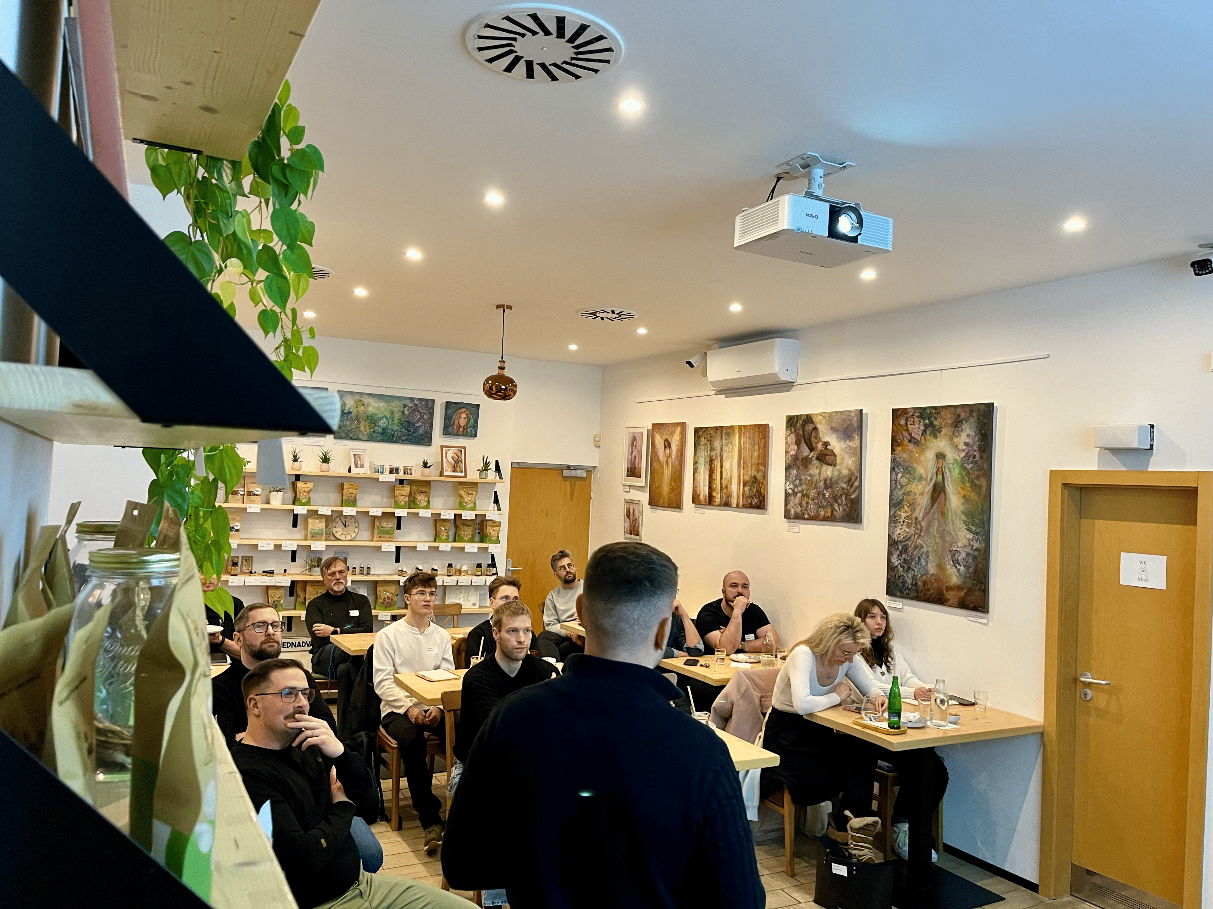 Business Meetup #8: Inovace (J&T Banka)